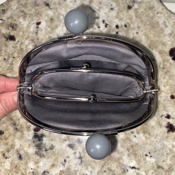 Thirty-One Small Coin Purse Kiss Lock Closure Paisley Black/White/Gray Pattern - Picture 7 of 12